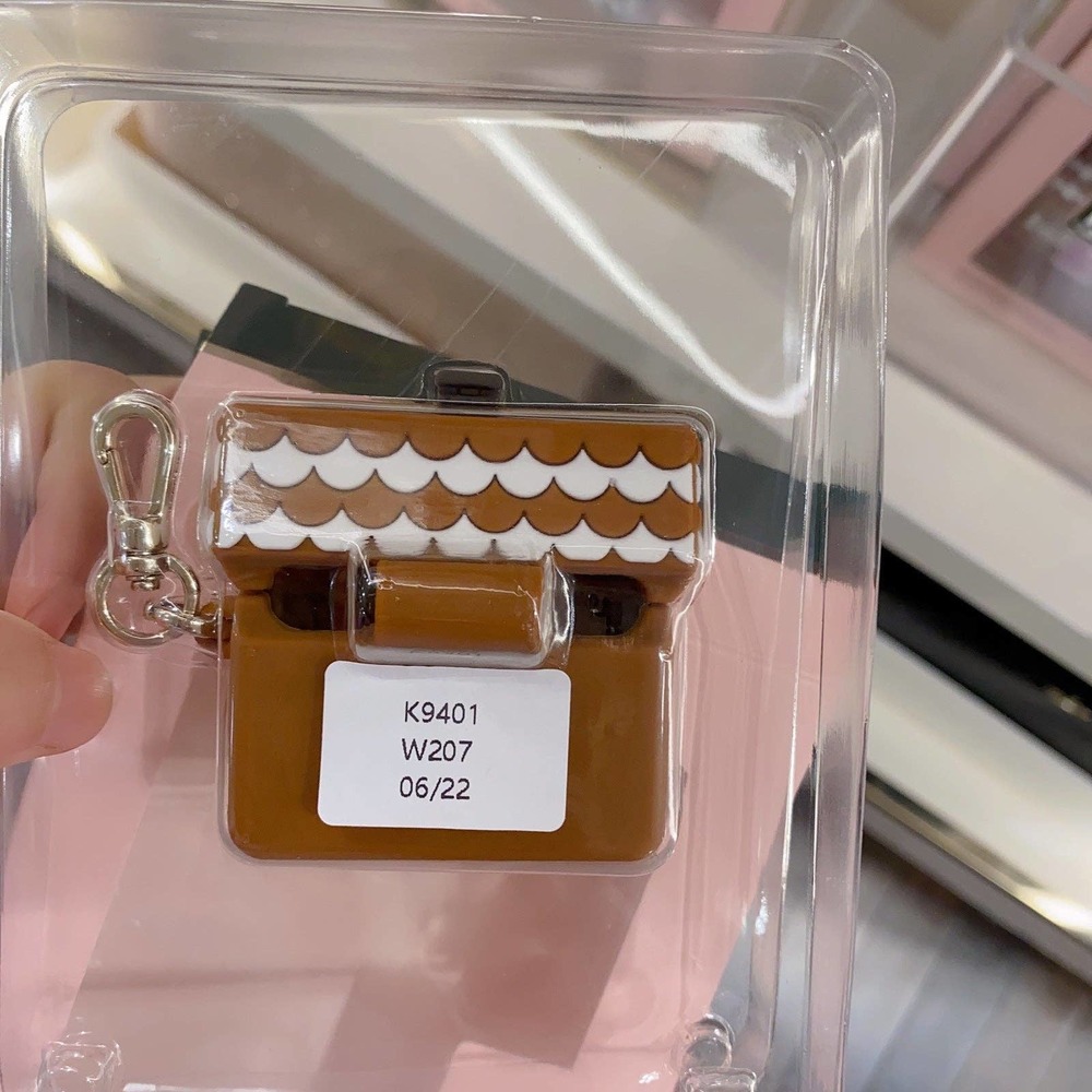 Kate Spade Gingerbread House Silicon airpod case - Picture 5 of 5